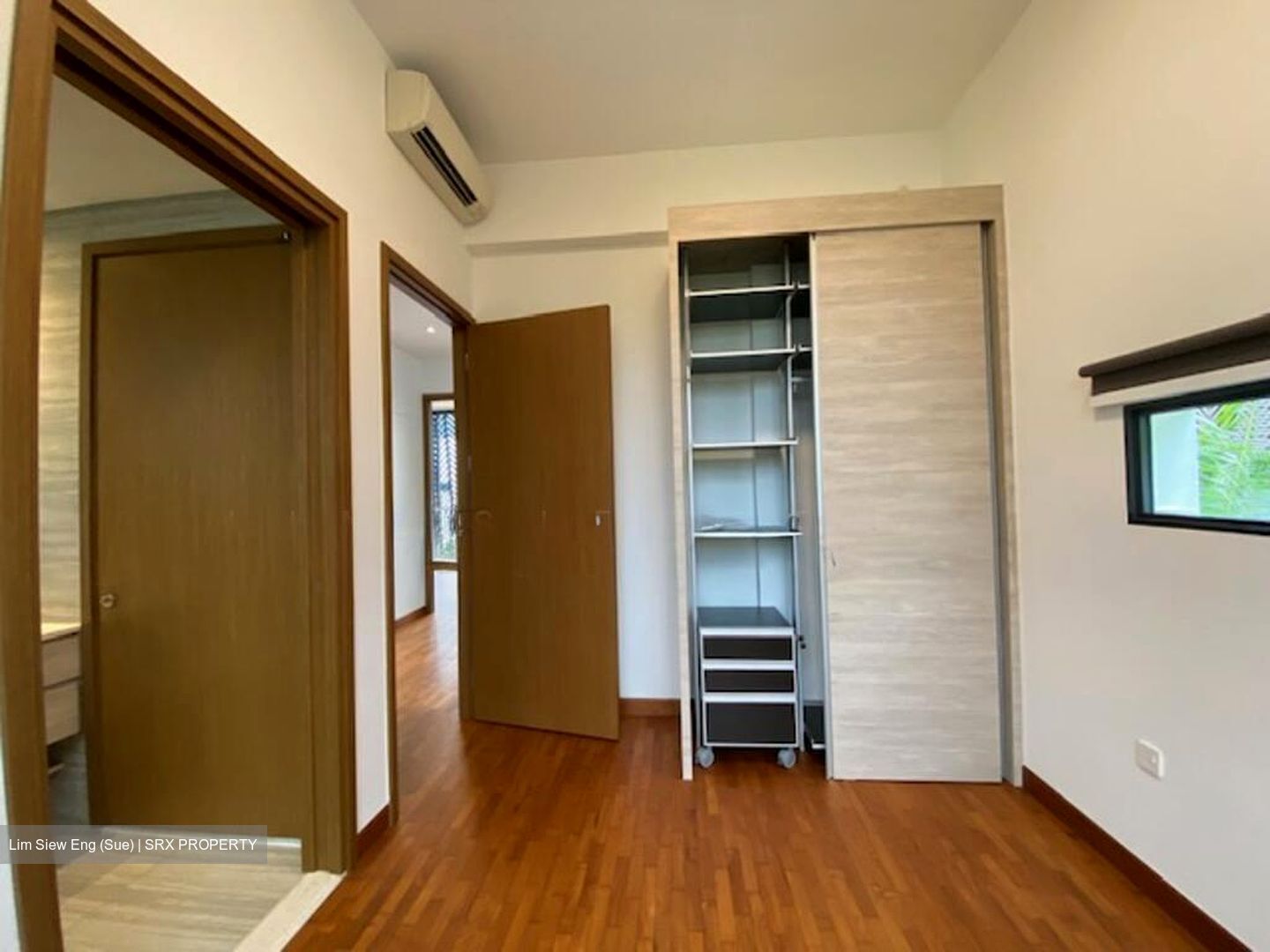 Sunrise Avenue (D28), Terrace #498017451